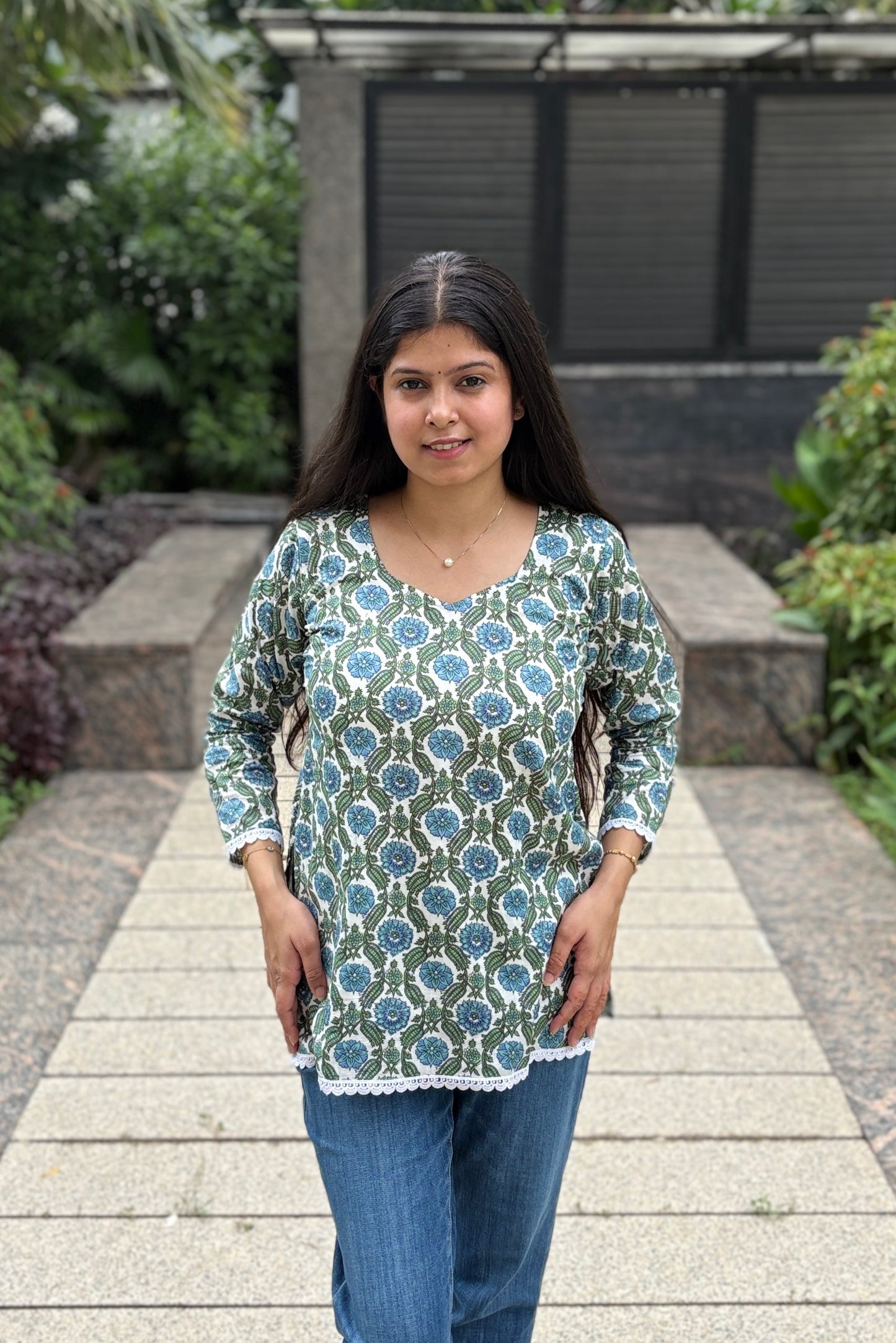 Morni - Sleeved kurti with lace