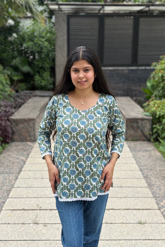 Morni - Sleeved kurti with lace
