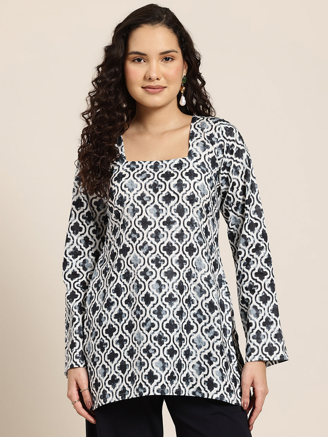 Zoya – Ink Quatrefoil Sleeved Kurti