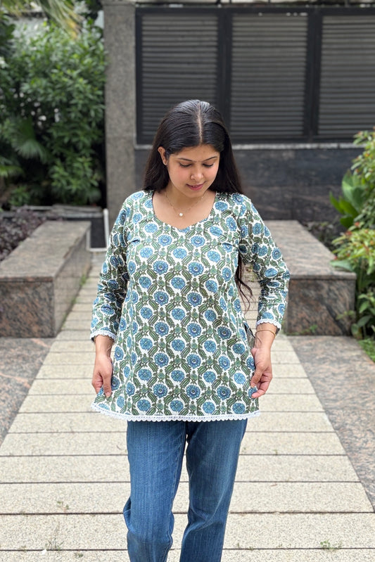 Morni - Sleeved kurti with lace