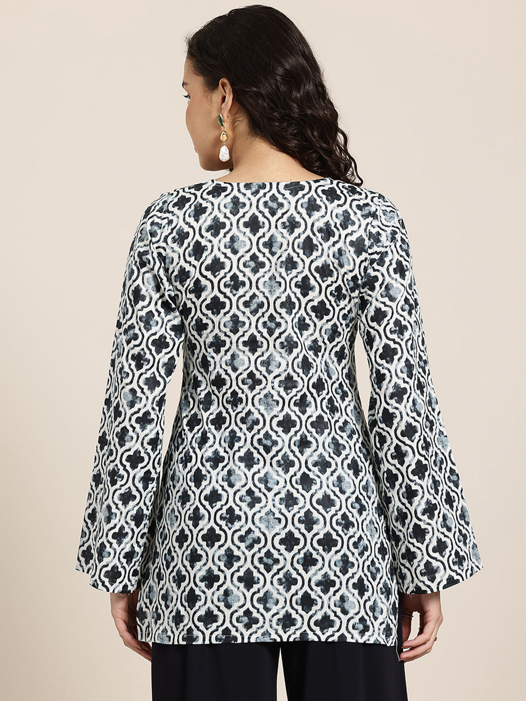 Zoya – Ink Quatrefoil Sleeved Kurti
